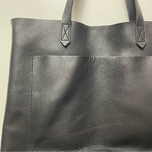 The Medium Transport Tote - Picture 4 of 9